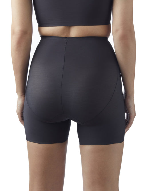 Skin Benefit Mid-Thigh Shaping Short
