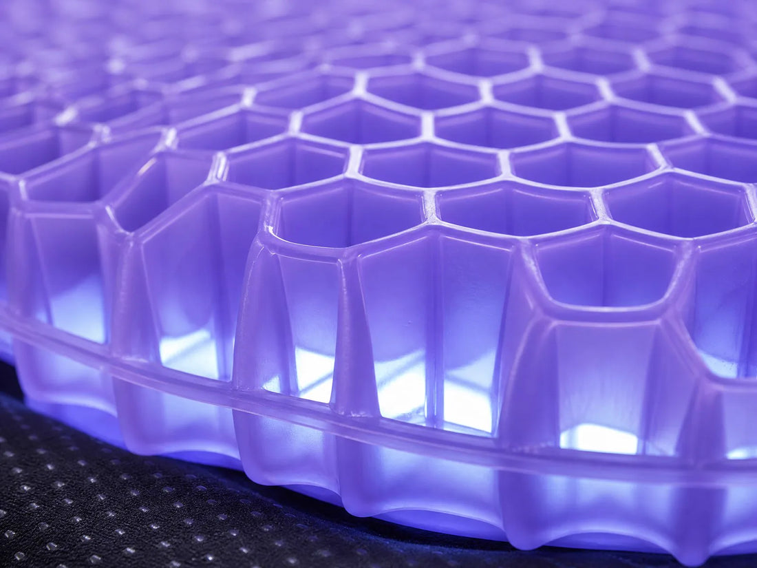 Macro close-up of the CellGel open honeycomb grid showing airflow through the gel cells.