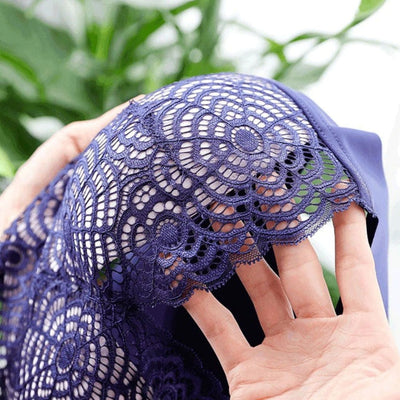 Easelyn Wire-Free Lace Comfort Bra lace edge close-up