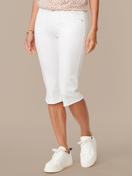 Easelyn Tummy-Smoothing White Denim Capri